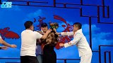赵本山演出被女粉丝拥抱强吻？结局却意外反转