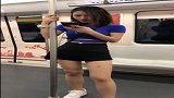 地铁偶遇日本女演员，她的电影我全看过，本人真是太美了！