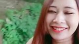 下河洗澡澡这美女