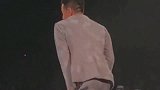 你没看错这就是歌神张学友，舞姿妖娆跳得我大跌眼镜，太佩服了！
