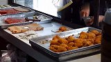 【逛吃苏州】特色油汆团子、各馅大汤团，大肉馅儿的茨毛团是惊喜