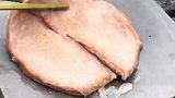户外美食瓦片煎牛排