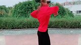 小姐姐公园一人热舞，这样的身材你喜欢吗