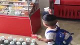 儿子买单从来不问价格，有钱就是任性呀