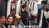 你让我给你舔脚丫子，你脚一个月都不洗，你咋想的