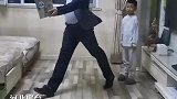 他是怎么做到一动不动的