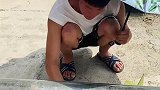 河南到底有多热？挑战全国最高温度——铁管烧烤！