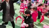 这幼儿园里跳的啥群魔乱舞的