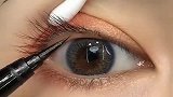 画眼线真的很难吗？其实不然，看看专业的怎么画，学到就是赚到