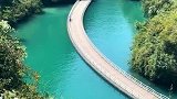 超酷水上浮桥公路