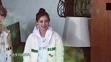 奔跑吧：baby现场脱鞋，女嘉宾吐槽：脱完鞋和下楼一样！大伙