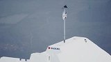 视频公司-极限滑雪达人山坡高速冲下 跳台跃起惊险空翻