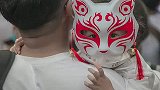如此可爱的小朋友，你喜欢吗？本月扫街拍到最好的照片，超暖心