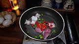 黄豆芽怎么炒好吃，百吃不腻的黄豆芽炒腊肉，超级开胃