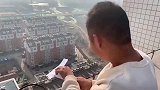 大哥：让你模仿，没让你超越啊