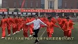 妹子跳的这么带劲，暴露了曾经在东莞的工作经历
