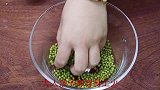 春天要多吃绿豆，教你新吃法，加几颗冰糖卷一卷，营养美味不上火
