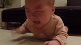 宝宝：7个月还不会爬，悲伤在这一刻完完整整的体现了出来