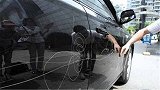 熊孩子划坏几百万的豪车，车主当场发现将熊孩子打残