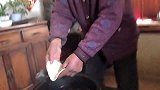 乡愁就是甘肃秦安老家的麻腐饼子，抹上蒜泥，大叔说比肉都好吃