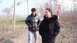 小朱跟女友哭诉电动车被偷，想寻求小鱼安慰，小鱼会安慰他吗？