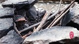 隐居深山, 这样吃肉才够嗨, 一人吃完一整只