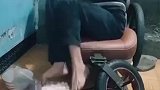 努力生活的人都值得被尊重
