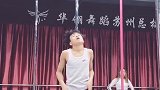 光脚的不爬穿鞋的、小哥哥赢了全场的女生……