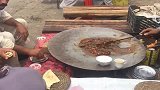 巴基斯坦街头铁板烧牛肉，说实话有点不想吃，但干净卫生是要的！