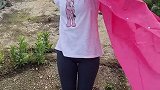 雨季来了，赶紧备上这款雨衣吧，不仅挡风挡雨，还能腾出手来，而且颜值还高！平时干活方便多了