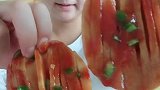 吃货吃大鲍鱼，大口啃着吃真爽！