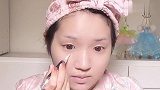 妹子脸有点婴儿肥，化上橙色妆，变身直男癌心中小萝莉