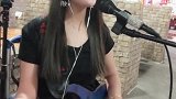 小美女翻唱的《情一动心就痛》简直太好听了！