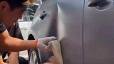 二手车贩子真牛，居然用鞋子修复车身凹陷！