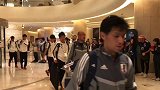 日本队小胜阿曼提前出线  球迷酒店有秩序问候选手