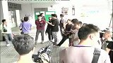 霍启仁承认醉驾惊爆读书压力大患抑郁-10月21日