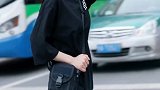 她瞪了我一眼