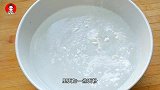 我家香椿芽从不炒着吃，加4个鸡蛋，简单一做，比吃肉还过瘾，香