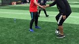 游戏“把腿缝上”