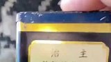 女孩晒老人荣誉，13枚勋章摆满桌自豪感爆棚