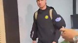 记者赛后喊话：你今天进了两球 C罗笑答：只进了一个
