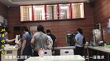 南宁北湖路十几年街坊老店，地地道道的老友粉，每到饭点一座难求