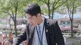 中介坑了客户，谁知客户带一群大爷大妈进行报复