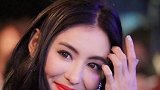 谢霆锋被曝与王菲手拉手跨国约饭，粉丝称天后见人就跑