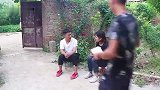 哥哥给弟弟拿学费嫂子生气离婚，几年后弟弟发达，嫂子却回来了