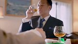 三个男人约人打麻将，对方还没到，他们就开始商量出老千！