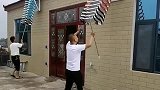 农村大哥设计的楼梯，一点空间都不占，上下楼还这么方便！