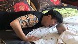 无论爷爷在外面多有名，一见自己孙子就成了这样，谐星就是欢乐多