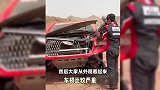韩东君赛车比赛翻车，车损严重好惊险，韩东君称不知道翻了多少圈