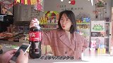 超市老板遇到二货美女，每次买饮料只带一元钱